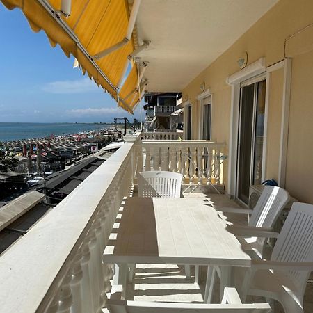 Olympic Beach Rooms Екстер'єр фото